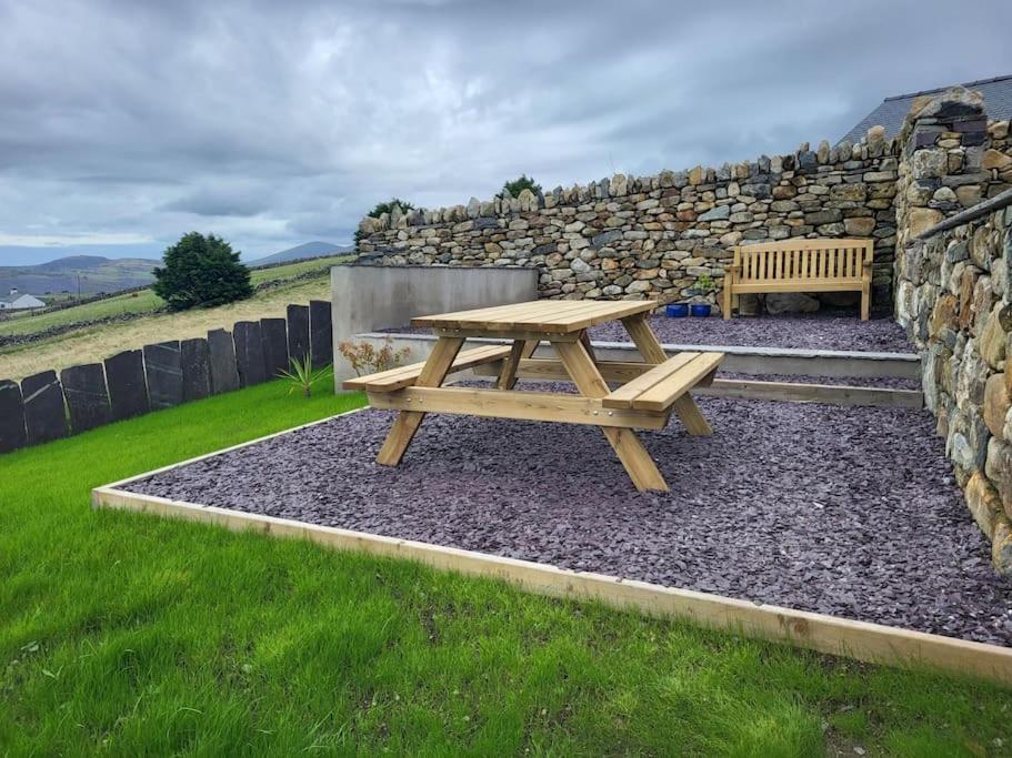 Amazing Coastal & Sunset Views In Eryri Llanllyfni Exterior foto