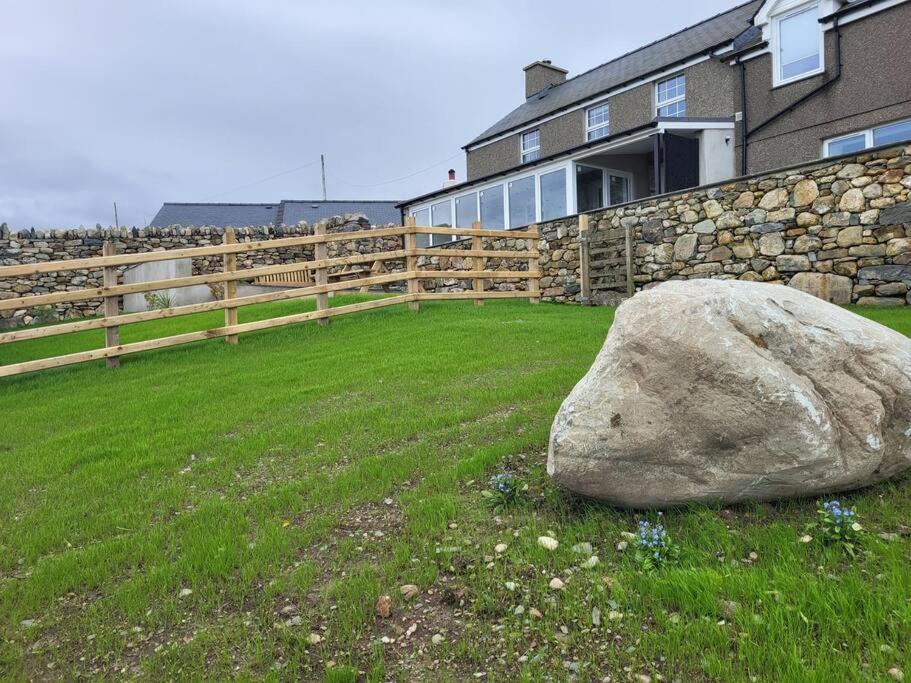 Amazing Coastal & Sunset Views In Eryri Llanllyfni Exterior foto