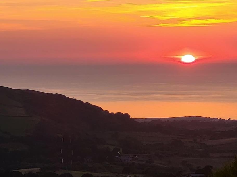 Amazing Coastal & Sunset Views In Eryri Llanllyfni Exterior foto